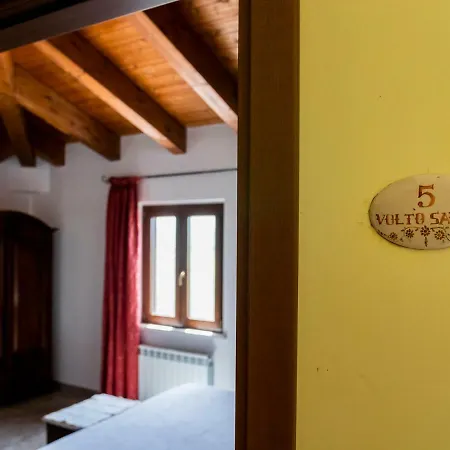 Country House Casale Centurione בית חווה *