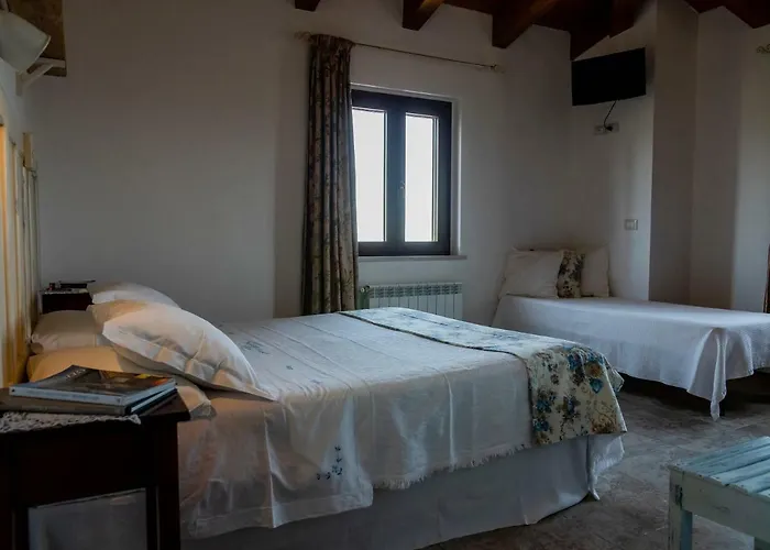 בית חווה Country House Casale Centurione *